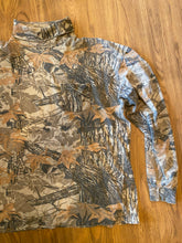 Load image into Gallery viewer, Cabela’s Realtree Turtleneck (L)
