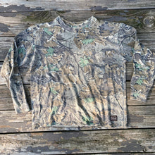 Load image into Gallery viewer, Walls Realtree Advantage Shirt (L/XL)🇺🇸