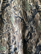 Load image into Gallery viewer, Columbia Mossy Oak Jacket (XL)