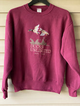 Load image into Gallery viewer, Ducks Unlimited Sweatshirt (M)