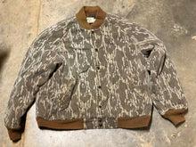 Load image into Gallery viewer, Mossy Oak Bottomland Quilted Bomber Jacket (L/XL)