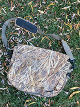 Load image into Gallery viewer, Avery Kw-1 Delta Waterfowl Bag