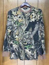 Load image into Gallery viewer, Mossy Oak Break-Up Wolf Mountain Shirt (M)🇺🇸