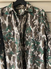 Load image into Gallery viewer, Mossy Oak Green Leaf Shirt (XXL)