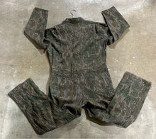 Load image into Gallery viewer, Mossy Oak Greenleaf Coveralls (M)🇺🇸