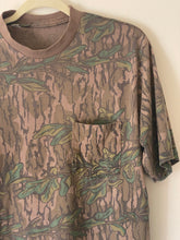 Load image into Gallery viewer, Mossy Oak Greenleaf Shirt (M/L)