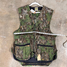 Load image into Gallery viewer, Fieldline Mossy Oak Shadowleaf Turkey Vest w/ Seat (XXL)