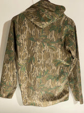 Load image into Gallery viewer, Gross Galesburg Mossy Oak Jacket (M)