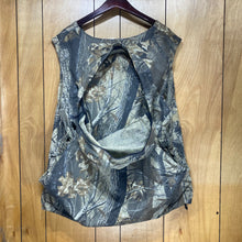 Load image into Gallery viewer, Rocky Mountain Elk Foundation Realtree Hardwoods 20-200 Vest (L)🇺🇸