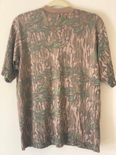 Load image into Gallery viewer, Mossy Oak Greenleaf Shirt (M/L)