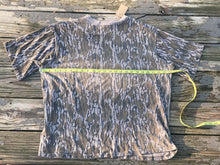 Load image into Gallery viewer, Mossy Oak Bottomland Shirt (L)