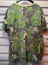 Load image into Gallery viewer, Mossy Oak Full Foliage Pocket Shirt (XL)