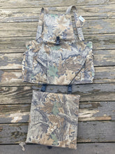 Load image into Gallery viewer, Liberty Realtree Advantage Vest (L/XL)🇺🇸