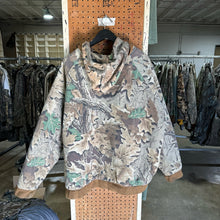 Load image into Gallery viewer, Duxbak “Bud King of Beers” Realtree Advantage Bomber Jacket (XXL)🇺🇸