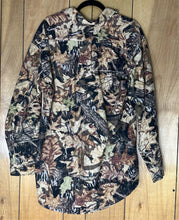 Load image into Gallery viewer, Mossy Oak Forest Floor Chamois Shirt (L)🇺🇸