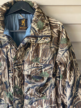 Load image into Gallery viewer, Browning Gore-Tex Mossy Oak Jacket (L)