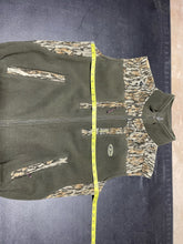 Load image into Gallery viewer, Drake Mossy Oak Bottomland Fleece Vest (S)