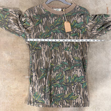 Load image into Gallery viewer, Mossy Oak Greenleaf Shirt (M)🇺🇸