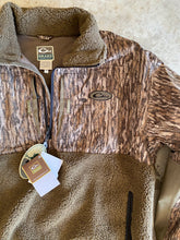 Load image into Gallery viewer, Drake Guardian Flex Bottomland Pullover (L)