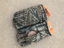 Load image into Gallery viewer, Mossy Oak Tree Stand Gore-Tex Gloves (M)