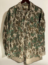 Load image into Gallery viewer, Mossy Oak Greenleaf Chamois Shirt (XL/XXL)