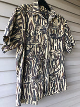 Load image into Gallery viewer, Rattler Ducks Unlimited Shirt (XL)