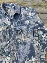 Load image into Gallery viewer, Mossy Oak Break-Up Shirt (M)