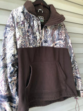 Load image into Gallery viewer, Drake Duck Blind Pullover (M)