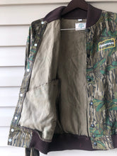 Load image into Gallery viewer, Camoretro Mossy Oak Greenleaf Bomber Jacket (M)