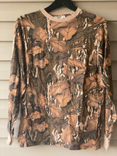 Load image into Gallery viewer, Mossy Oak Fall Foliage Shirt (M) 🇺🇸