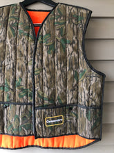 Load image into Gallery viewer, Camoretro Green Leaf Reversible Vest (M)