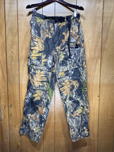 Load image into Gallery viewer, Mossy Oak Breakup Pants / Shorts (M)