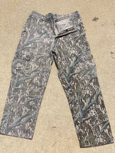 Load image into Gallery viewer, Mossy Oak Treestand Pants (L)