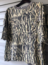 Load image into Gallery viewer, Ducks Unlimited Pocket Shirt (XL/XXL)