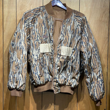 Load image into Gallery viewer, Columbia Omni-Tech Mossy Oak Bottomland Bomber Liner Jacket (M)