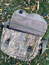 Load image into Gallery viewer, Avery Kw-1 Delta Waterfowl Bag
