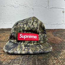 Load image into Gallery viewer, Supreme Mossy Oak Treestand 5-Panel Hat