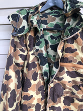 Load image into Gallery viewer, Columbia Gore-Tex Field Coat (L)