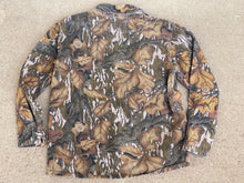 Load image into Gallery viewer, Mossy Oak Fall Foliage 3 Pocket Jacket (L)