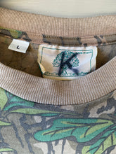 Load image into Gallery viewer, Mossy Oak Greenleaf Shirt (L)