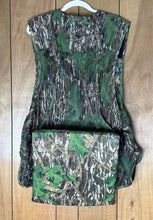 Load image into Gallery viewer, Fieldline Mossy Oak Shadowleaf Turkey Vest w/ Seat (XXL)