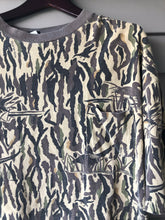 Load image into Gallery viewer, Ducks Unlimited Pocket Shirt (XL/XXL)