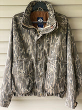 Load image into Gallery viewer, Columbia Gore-Tex Mossy Oak Wigeon Jacket (L)