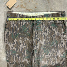 Load image into Gallery viewer, Browning Mossy Oak Greenleaf Pants (M)🇺🇸