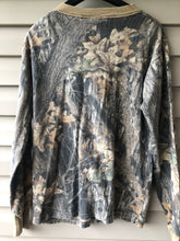 Load image into Gallery viewer, Sasquatch Mossy Oak Pocket Light Shirt (M/L)