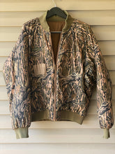 Load image into Gallery viewer, Columbia Mossy Oak Bomber (XL)