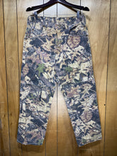 Load image into Gallery viewer, Wrangler Mossy Oak Forest Floor Double Knee Denim Jeans (34x30)