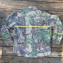 Load image into Gallery viewer, Rattler&#39;s Realtree Shirt (L)🇺🇸