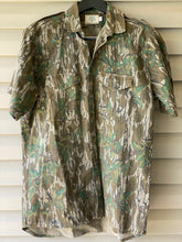Load image into Gallery viewer, Mossy Oak Green Leaf Shirt (L/XL)