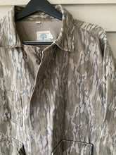 Load image into Gallery viewer, Mossy Oak Jacket (XXL)